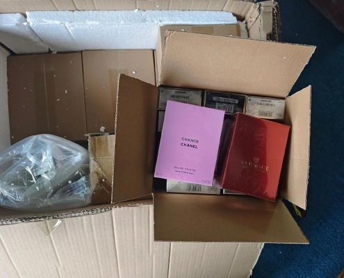 香水可以寄快递到英国吗